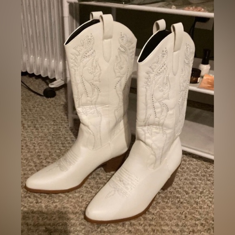 White Western Cowboy Boots